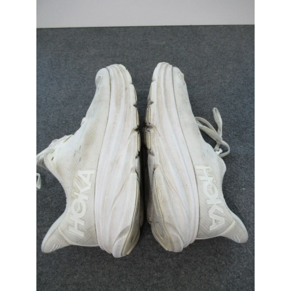 Hoka One One please see